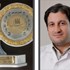 اهداء تندیس و نشان عالی مدیر سال ۱۴۰۱ به دکتر فرهاد کیافر 