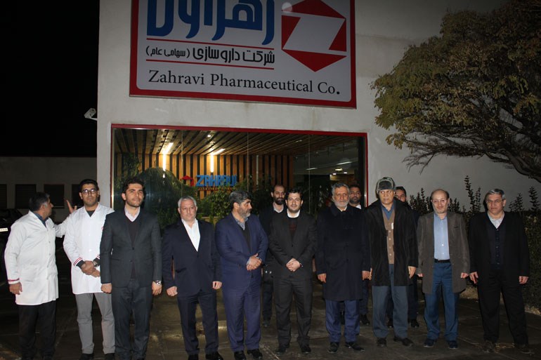 بازدید شبانه وزیر کار، رفاه و امور اجتماعی به همراه استاندار آذربایجان شرقی  از شرکت داروسازی زهراوی