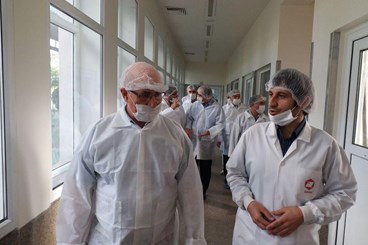 بازدید مدیرعامل بانک خاورمیانه از شرکت داروسازی زهراوی