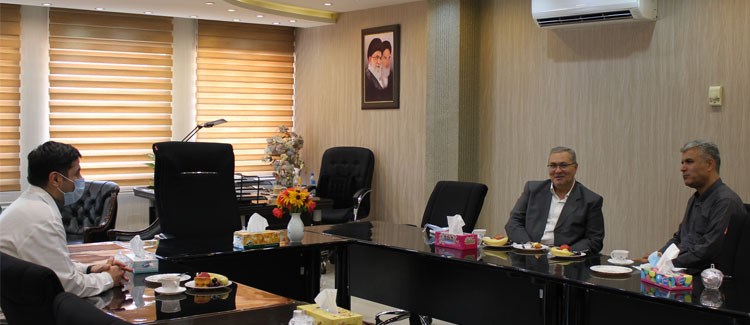 تبریک انتصاب دکتر کیافر به مدیر عاملی زهراوی توسط آقایان دکتر مجید باقرزاده و دکتر خلیل وطندوست